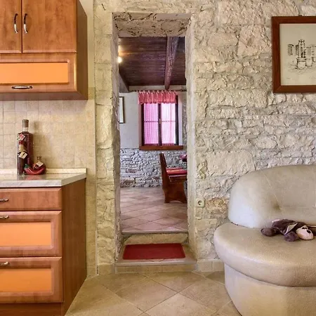 House Eleonora