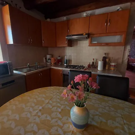 House Eleonora Nyaraló *